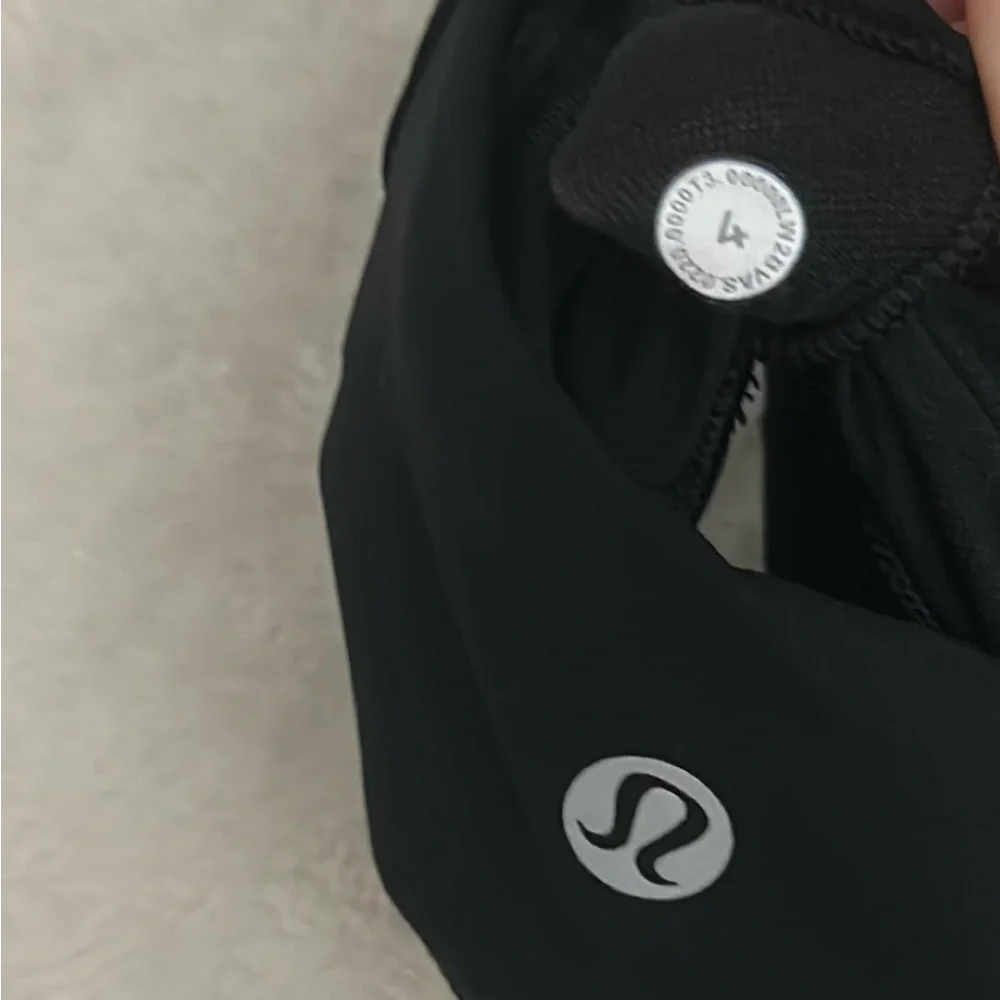 lululemon athletica Black Energy Bra 4